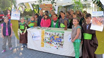 Die Neureuter Kinder und ihr toller Infostand