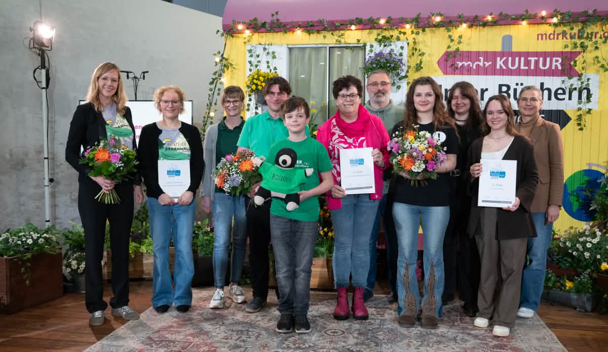 Gruppenbild der Preisträger Kinder-Online-Preis des MDR