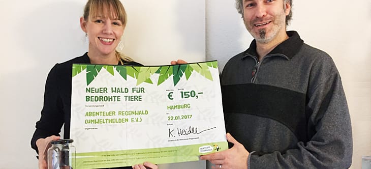 Unsere erste Spendenübergabe für neuen Wald für bedrohte Tiere – weitere folgen! Übergabe des Spendenschecks für neuen Wald für bedrohte Tiere