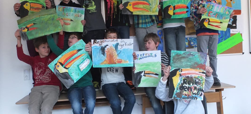 Die 5a mit ihren Szenen aus dem Regenwald – besonders die Tukane sind super gelungen